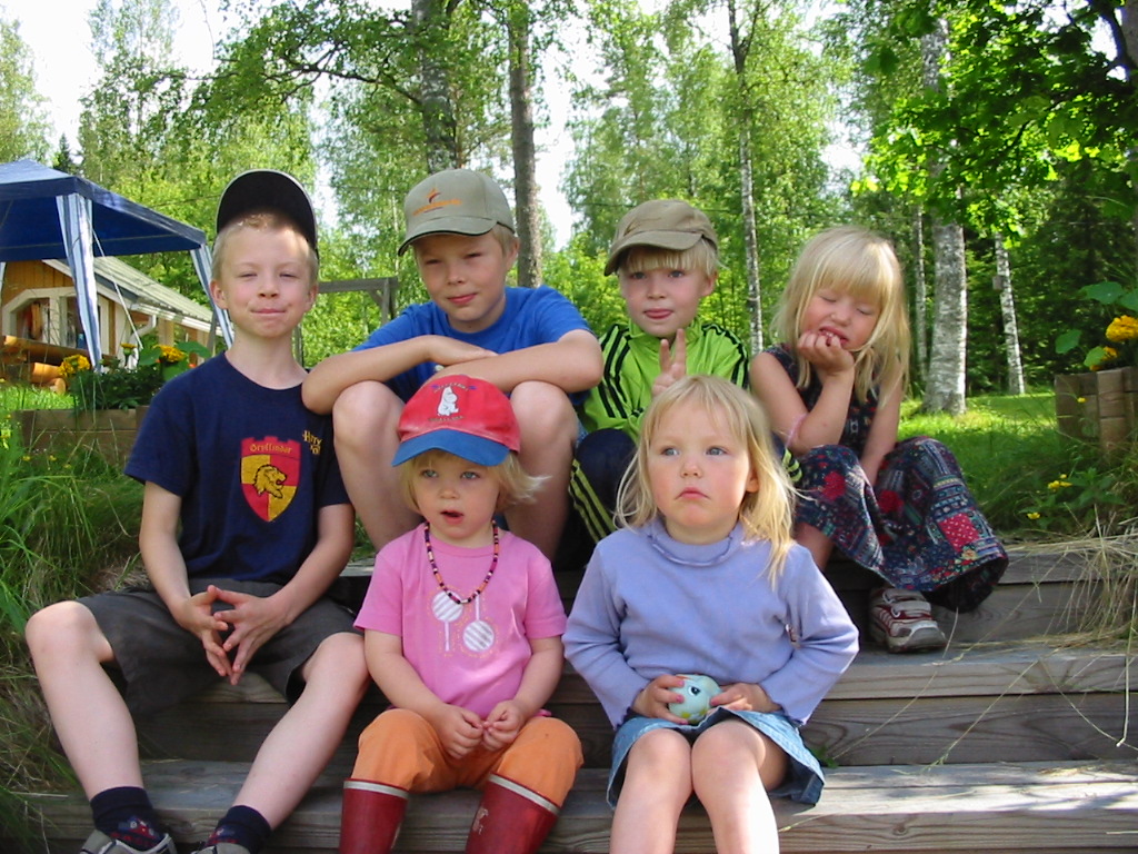 13-20040703006+Onni-Milja-Ville-Okko-Eeva-Aino