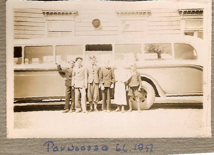 04-19510606001-Kurki_Jaakko-Toikka_Juhani-Ahola_Ilmo-Kurkela_Timo-Byckling_Rainer-Kuka-Luokkaretki