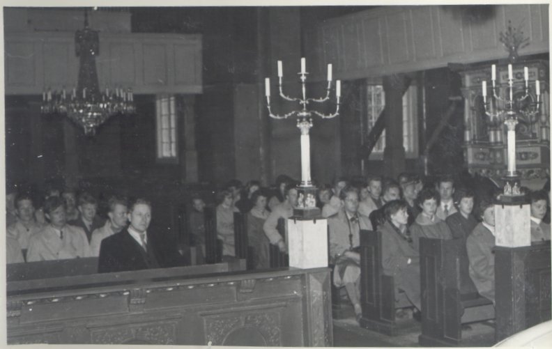 05-19550501002-ElimaenKirkolla-Luokkaretki-KyminYk