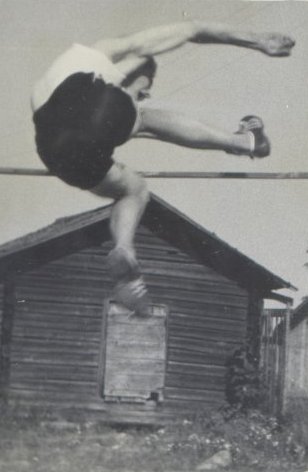 06-02-19550726003-KorpelaAsko-Korkeushyppy-Hella-Hameenkyla-2