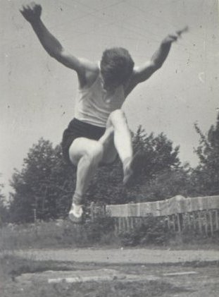 06-06-19540001004+Pituushyppy