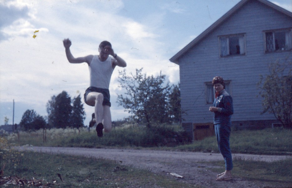 06-08-19620800102-Pituushyppy-1-102