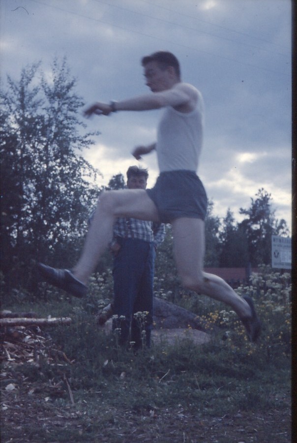 06-09-19620800103-Pituushyppy-1-103