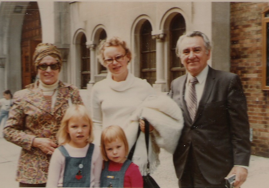 10-19730900004-ConstantacopoulosMrs-Salla-Salli-Sanna-ConstantacopoulosMr-NewYork-H050