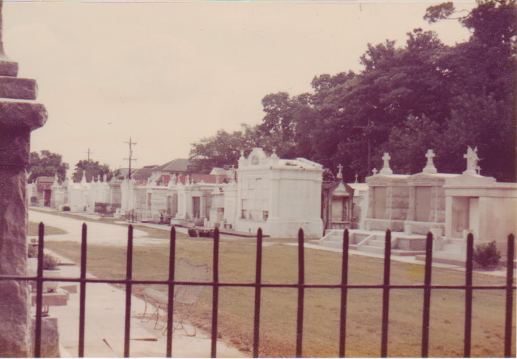 10-1974-Cemetery-NewOrleans-231