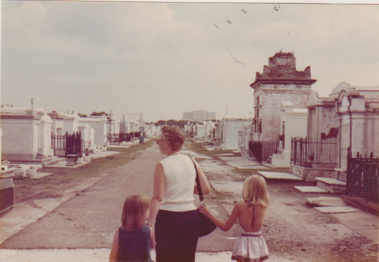 10-1974-Cemetery-NewOrleans-232