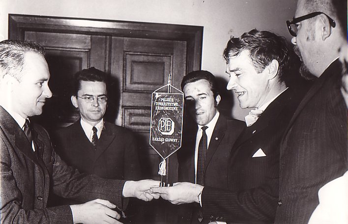 11-19711047009-PolskieTowarzystwoEkonomicsne