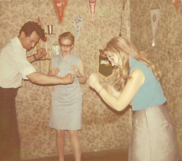 14-19700036028-TahnenkoRobert-KorpelaSalli-TahnenkoGalina-tanssi-Moskova-A036N